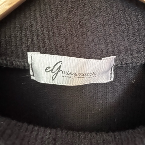 Size S. Black, oversized, mock neck sweater. Eg Mix & Match. - Picture 3 of 3